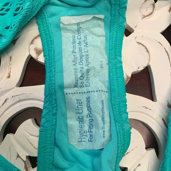 Kenneth Cole Reaction Crochet Detail SGL Aqua Green Bikini Bottoms Size M NWT - Picture 7 of 10